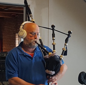 Bagpiper for sound recordings in Missouri